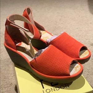 Fly London Poppy Orange Yake Wedge Sandal Sz 40